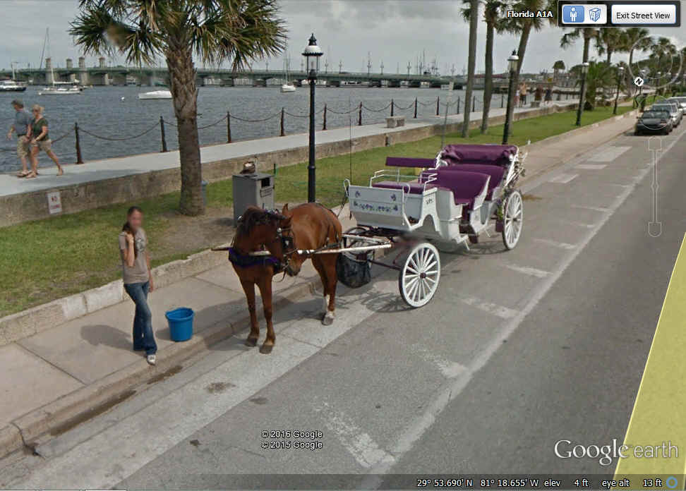 Castillo_San_Marcos_GE_tour.jpg (569045 bytes)